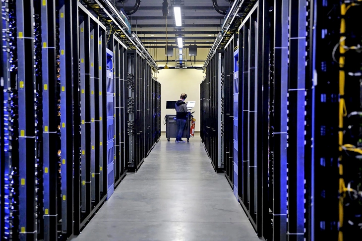 Google tính đưa trung tâm dữ liệu AI ra không gian - Ảnh 1.