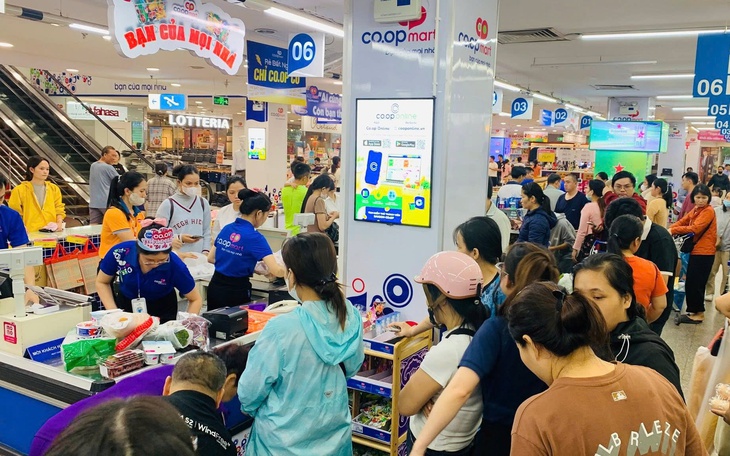 Saigon Co.op chi viện hàng chục tấn hàng thiết yếu cứu trợ vùng bão - Ảnh 7.
