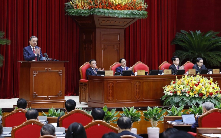 Trung ương cho ý kiến số lượng, lựa chọn nhân sự tham gia Bộ Chính trị, Ban Bí thư khóa XIV - Ảnh 2.