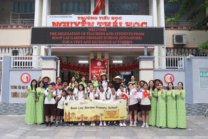 Trường tiểu học ở TP.HCM giao lưu quốc tế với các trường Singapore, Hàn Quốc- Ảnh 8. Trường tiểu học ở TP.HCM giao lưu quốc tế với các trường Singapore, Hàn Quốc - Ảnh 8.