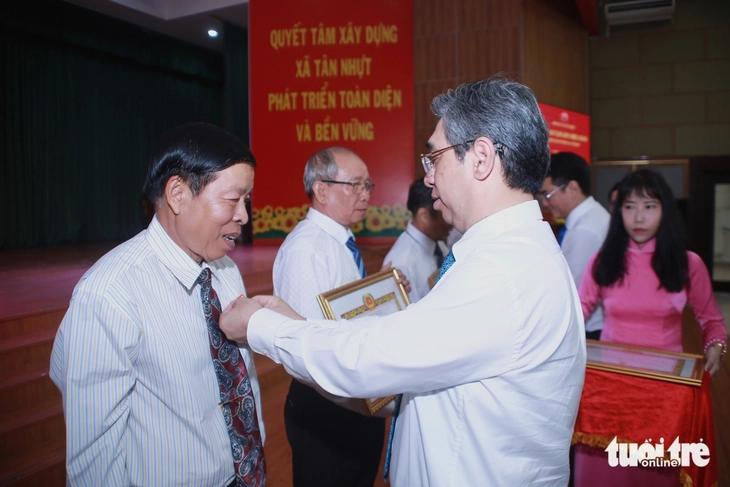 Huy hiệu Đảng - Ảnh 2.