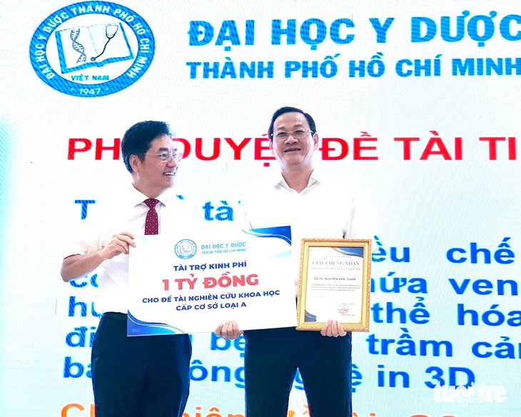 Trường đại học Y Dược TP.HCM tài trợ 3,5 tỉ đồng cho hai nhóm nghiên cứu chẩn đoán sớm ung thư- Ảnh 1. Trường đại học Y Dược TP.HCM tài trợ 3,5 tỉ đồng cho hai nhóm nghiên cứu chẩn đoán sớm ung thư - Ảnh 1.