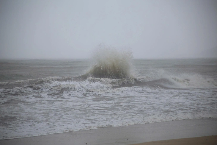 Chuyên gia dự báo Biển Đông có thể đón bão vào cuối tháng 11 - Ảnh 1. Biển Đông có thể có bão vào cuối tháng 11, gây mưa lớn - Ảnh 1.