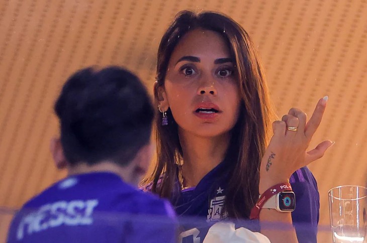 Vợ Messi ngẩn ngơ đến ngỡ ngàng khi bị hỏi 'Làm nghề gì thế?' - Ảnh 3.