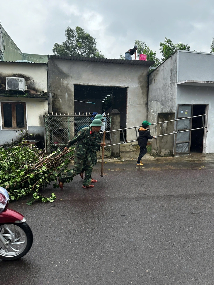 Phó thủ tướng Trần Hồng Hà trực tiếp kiểm tra chống bão Kalmaegi tại Gia Lai - Ảnh 8. bão Kalmaegi - Ảnh 8.