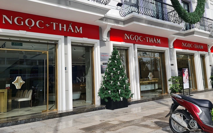 Hai doanh nghiệp bị phạt hơn 333 triệu đồng vì bán vàng trang sức giả mạo nhãn hiệu Chanel - Ảnh 2.