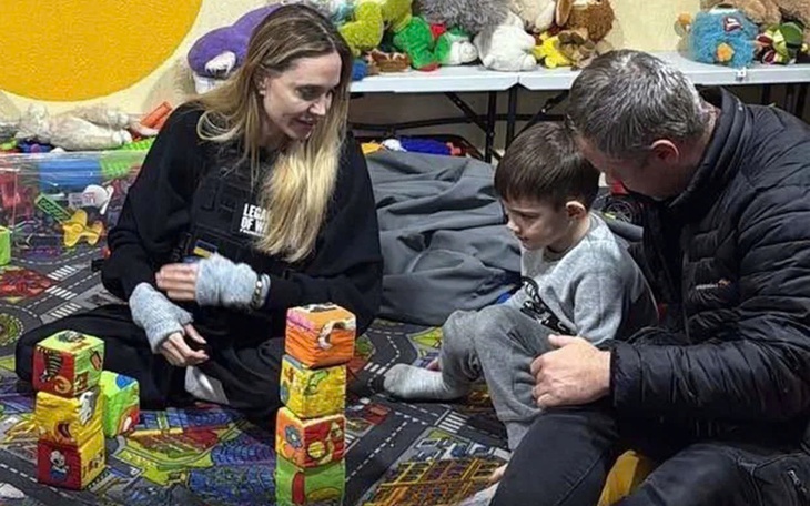 Angelina Jolie - Ảnh 2.