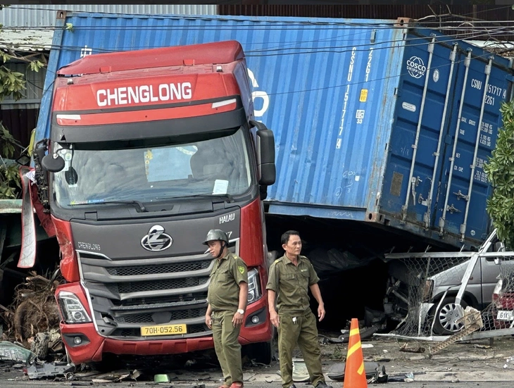 Liên tục xảy ra tai nạn, TP.HCM yêu cầu khẩn trương phân lại làn đường Mỹ Phước - Tân Vạn, ĐT 743 - Ảnh 1.