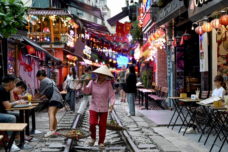 Nikkei Asia: Việt Nam đón 'cơn sóng vàng' du khách Trung Quốc- Ảnh 1. Nikkei Asia: Việt Nam đón 'cơn sóng vàng' du khách Trung Quốc- Ảnh 1.