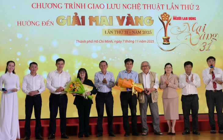 Trang Bích Liễu hát Bên cầu dệt lụa, nhớ Nhuận Điền Thanh Tú - Ảnh 3. Trang Bích Liễu - Ảnh 3.