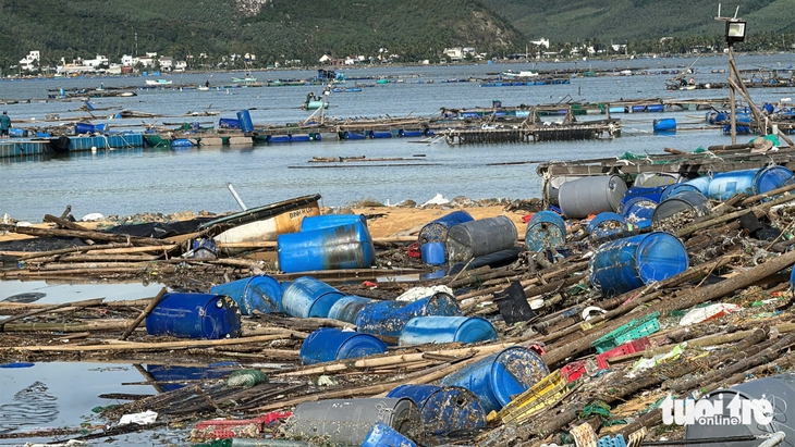 Cố gượng dậy sau thiệt hại nặng nề do bão Kalmaegi- Ảnh 7. bão số 13 - Ảnh 6.