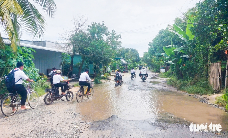Đường đến điểm du lịch ở Ô Lâm, Cô Tô và Tri Tôn hư nhiều, du khách ngán ngẩm: Địa phương nói gì? - Ảnh 1.