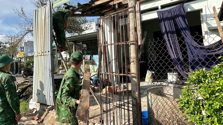 CỨU TRỢ - Ảnh 1.