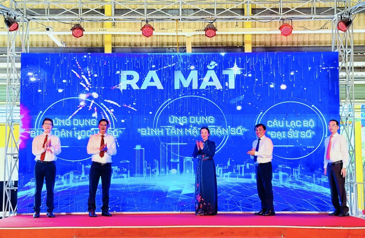 Phường Bình Tân, TP.HCM tổ chức 'siêu thị 0 đồng' cho 300 hộ khó khăn - Ảnh 1.