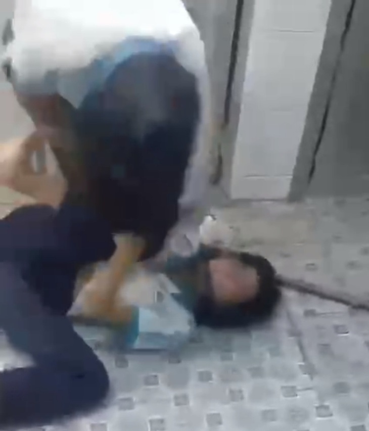 nữ sinh đánh nhau - Ảnh 1.