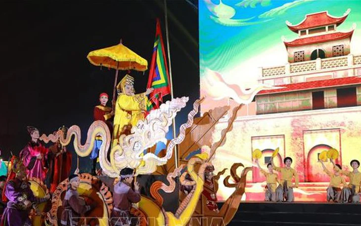 Mang cả 36 phố Hàng lên sân khấu bế mạc Festival Thăng Long - Hà Nội 2025 - Ảnh 6.