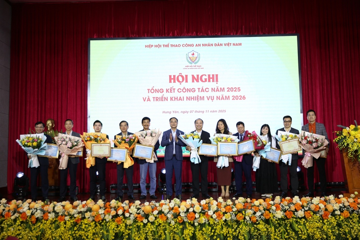 Ngần Ngọc Nghĩa, Trịnh Thu Vinh được Hiệp hội Thể thao Công an nhân dân Việt Nam biểu dương - Ảnh 3.