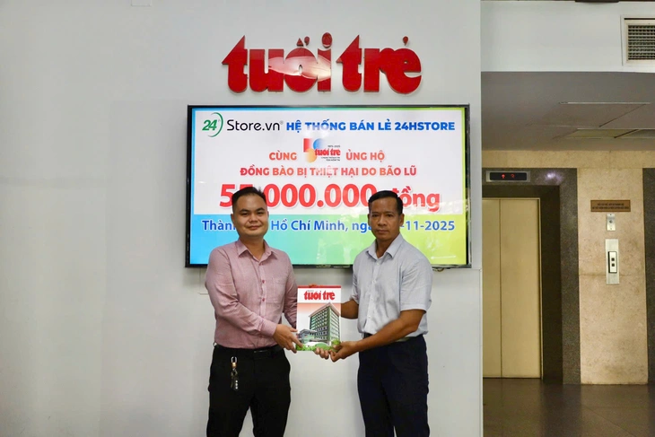 Không cầm được lòng khi thấy cảnh bà con ngồi trên mái nhà tránh bão lũ - Ảnh 3.