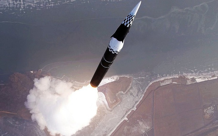 Hàn Quốc: Triều Tiên phóng loạt pháo phản lực - Ảnh 1.