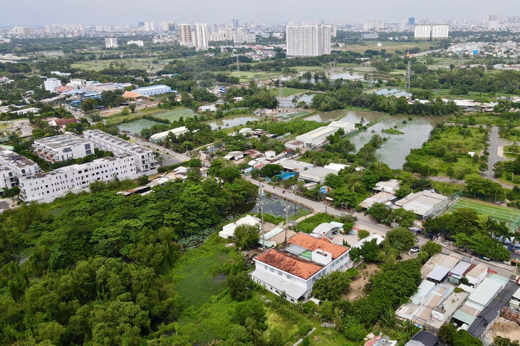 Hộ gia đình, cá nhân đóng 70% tiền sử dụng đất ở trong hạn mức, 100% ngoài hạn mức- Ảnh 1. Hộ gia đình, cá nhân đóng 70% tiền sử dụng đất ở trong hạn mức, 100% ngoài hạn mức - Ảnh 1.