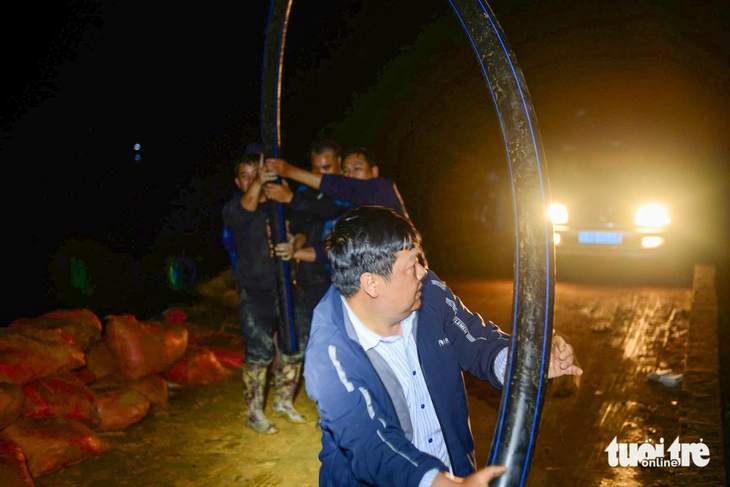 vỡ hồ - Ảnh 2.