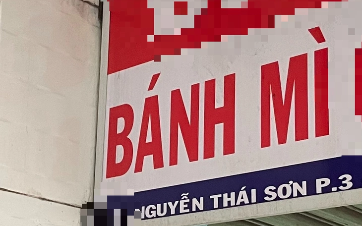 Ca ngộ độc sau ăn bánh mì ở TP.HCM lên hàng trăm ca, có thai phụ mua ở chi nhánh Lê Quang Định - Ảnh 2.