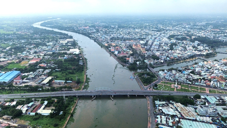 Nước sông Vàm Cỏ Đông, Vàm Cỏ Tây trên báo động 3 - Ảnh 1.