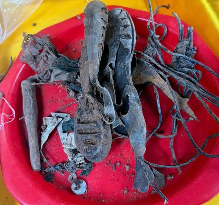 Truy điệu, an táng nhiều hài cốt liệt sĩ tại hang Tám Cô - Ảnh 2.