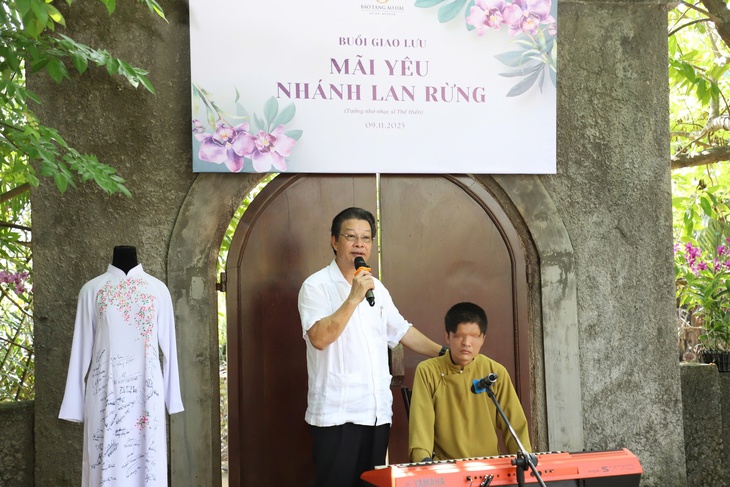 Học trò của cố nhạc sĩ Thế Hiển lần đầu hát Nhánh lan rừng - Ảnh 2. Thế Hiển - Ảnh 2.