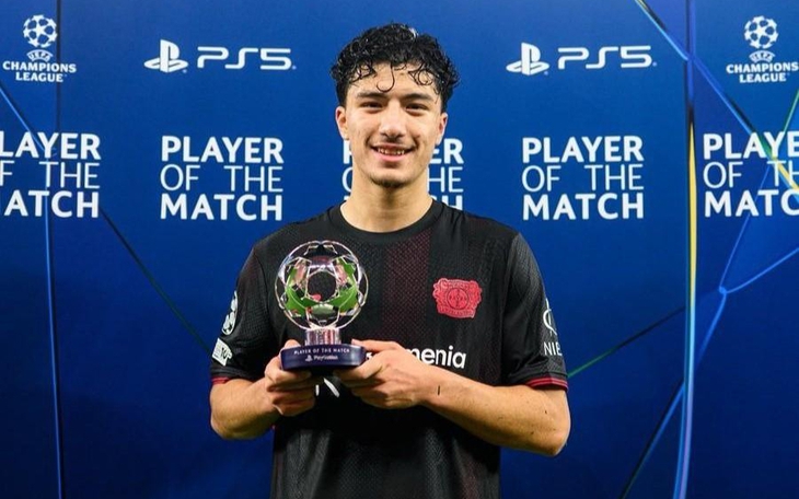 Cầu thủ Argentina nhập viện vì bị khóa xe găm vào đầu - Ảnh 2.