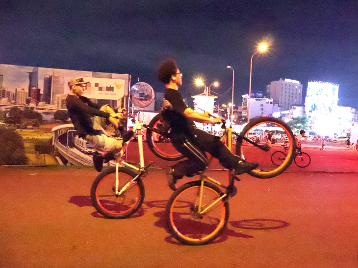 lạng lách - Ảnh 1.