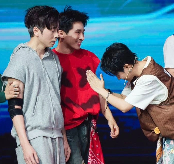 Anh trai say hi - Ảnh 1.