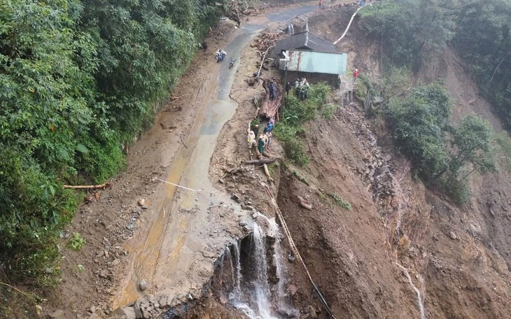 Chuyện kỳ lạ giữa lằn ranh sống - chết - Kỳ 9: 10 giờ chiến đấu với tử thần trên bàn mổ  - Ảnh 2.