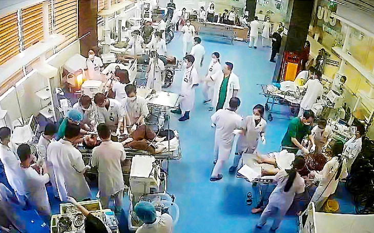 6 ô tô va chạm liên hoàn, cao tốc TP.HCM - Trung Lương ùn ứ giao thông - Ảnh 3.