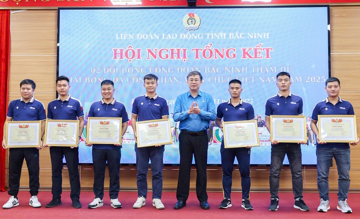 Bắc Ninh tuyên dương hai đội tham dự VCK Giải bóng đá công nhân, viên chức Việt Nam 2025 - Ảnh 2. bắc ninh - Ảnh 2.