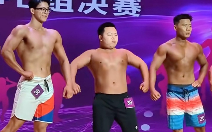 Nheo mắt để coi cô gái Philippines 'uốn dẻo' ra... chữ - Ảnh 4.