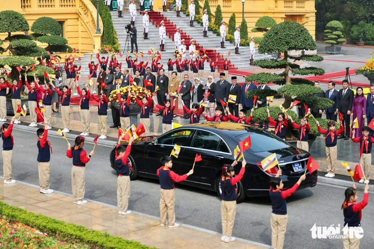 Chủ tịch nước Lương Cường chủ trì lễ đón Quốc vương Brunei- Ảnh 2.