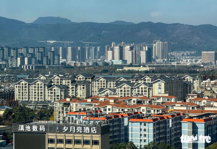 thanh niên - Ảnh 2.