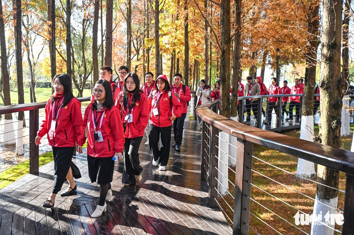 Gần 200 đại biểu thanh niên Việt Nam tham gia 'Hành trình đỏ nghiên cứu, học tập tại Trung Quốc' - Ảnh 4.