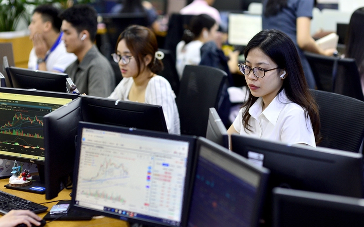 Lượng tài khoản chứng khoán mở mới rơi xuống mức thấp nhất trong 4 tháng - Ảnh 2.