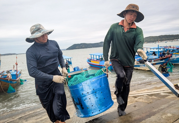 Tỉ phú tôm hùm quyết dựng lại cơ nghiệp - Ảnh 4.