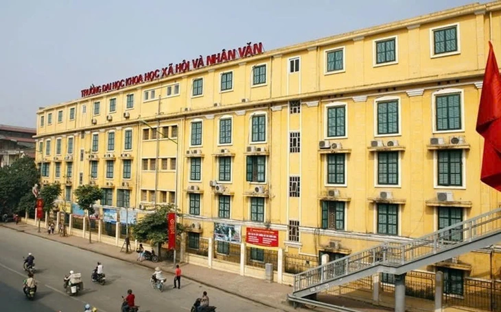 Trường đại học Khoa học Xã hội và Nhân văn lý giải việc dừng xét tổ hợp C00 với 15/30 ngành - Ảnh 1.