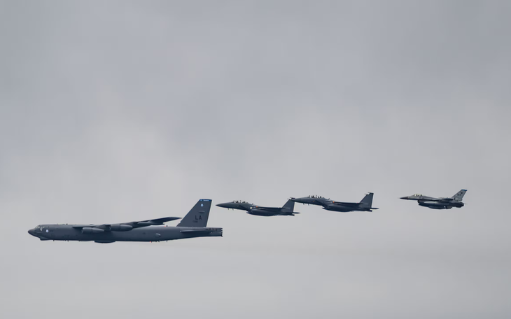 Tokyo: Tập trận Nga - Trung là ‘mối lo ngại nghiêm trọng cho an ninh quốc gia’ - Ảnh 2.