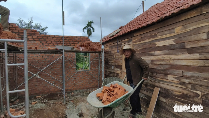 xích chân - Ảnh 1.