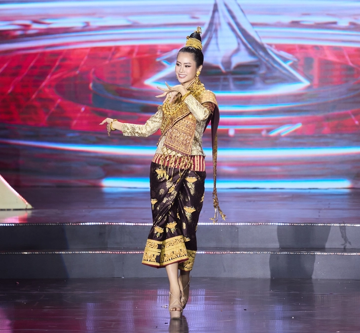 - Ảnh 5. Du lịch vòng quanh thế giới qua trang phục dân tộc Miss Charm 2025 - Ảnh 5.