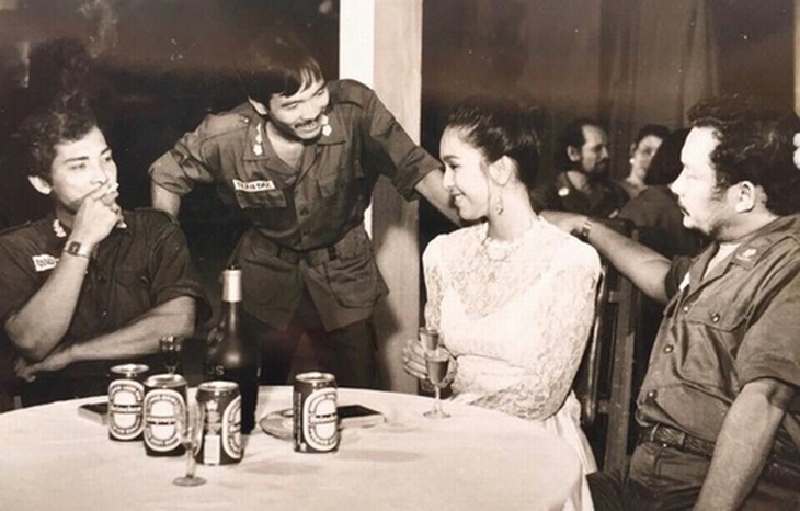 Diễm My tiễn biệt Thương Tín, nhớ lại thời hoàng kim rực rỡ   - Ảnh 2.