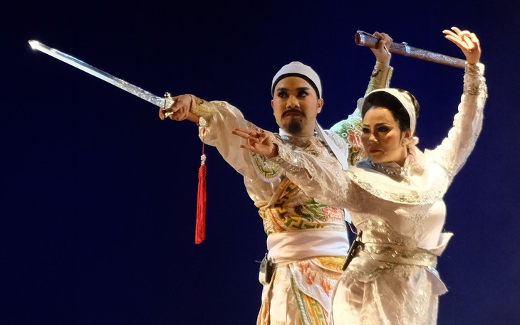 Cuối tuần coi cải lương, hát bội đã đời - Ảnh 4.