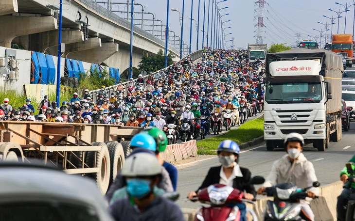 TP.HCM yêu cầu cơ sở đăng kiểm chuẩn bị mặt bằng, thiết bị chuẩn bị kiểm tra khí thải xe máy - Ảnh 2.