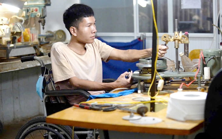 Vị thế mới cho người khuyết tật - Ảnh 2.