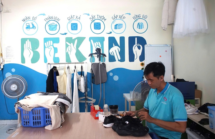 người khuyết tật - Ảnh 1.